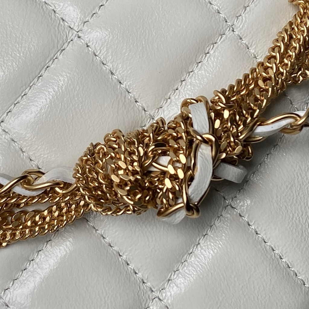 Chanel Pouch AP4058 White Shiny crumpled calfskin