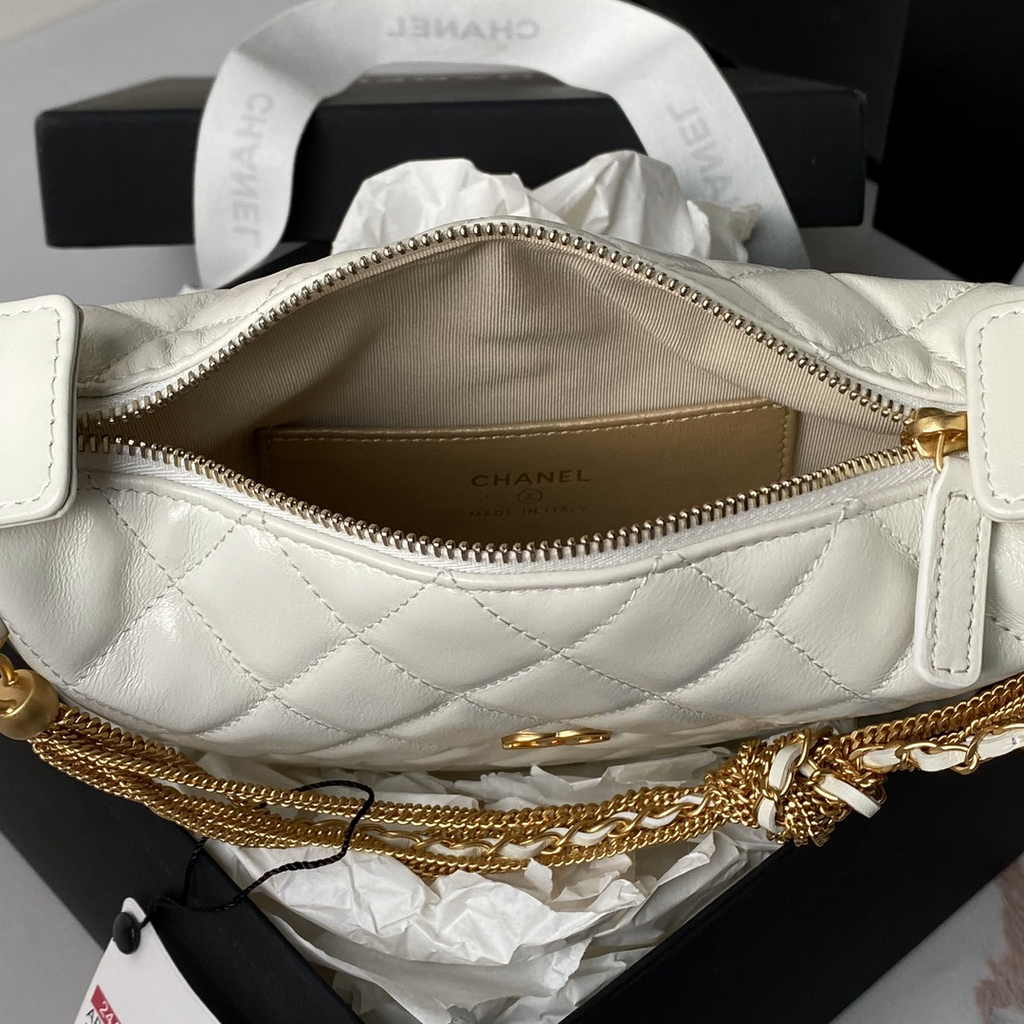 Chanel Pouch AP4058 White Shiny crumpled calfskin