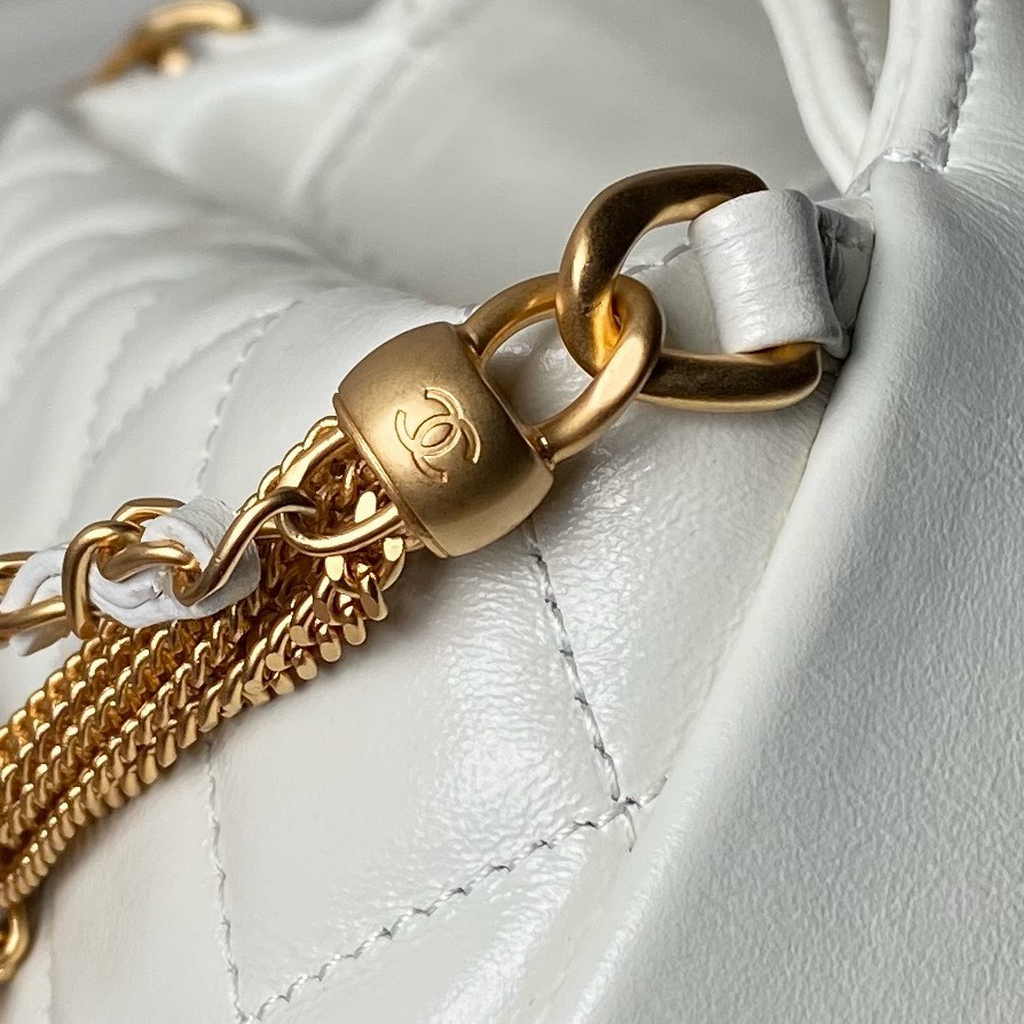 Chanel Pouch AP4058 White Shiny crumpled calfskin