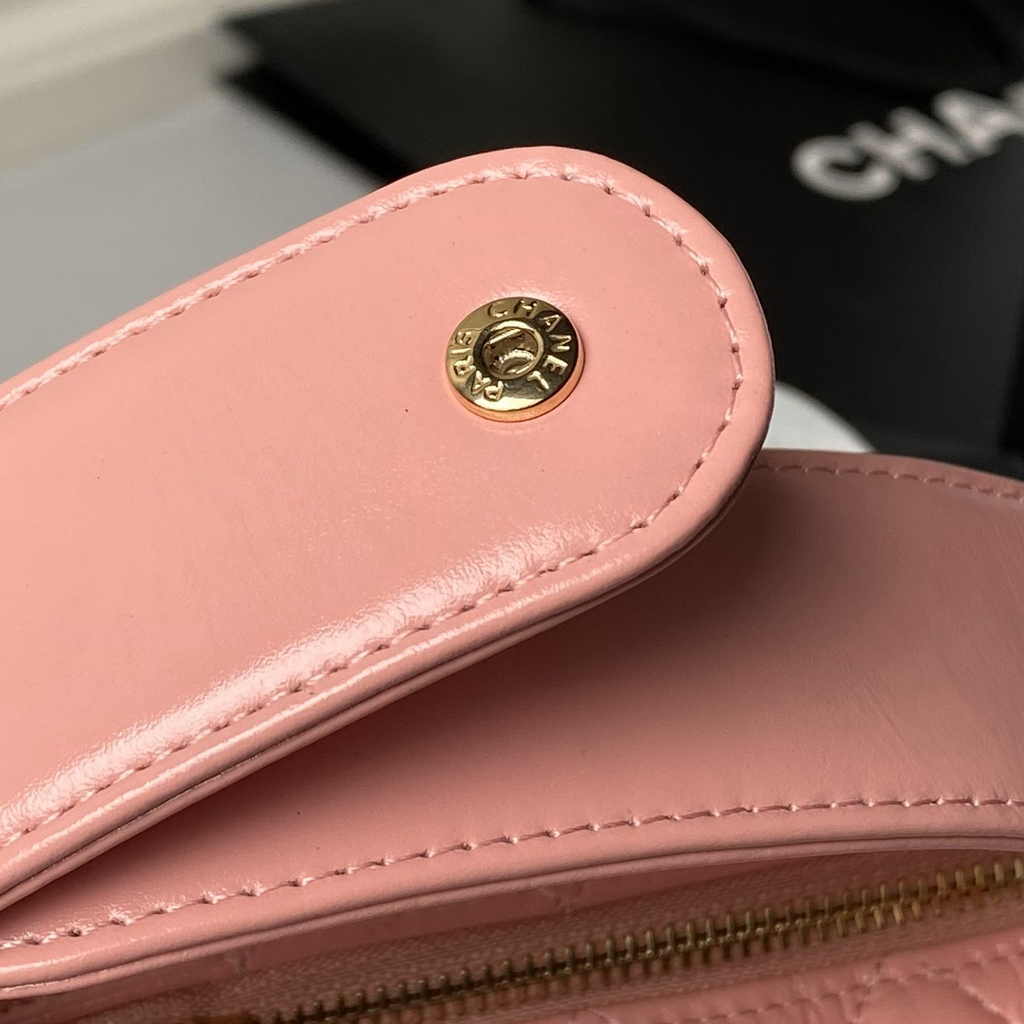 Chanel Pouch AP4058 Pink Shiny crumpled calfskin
