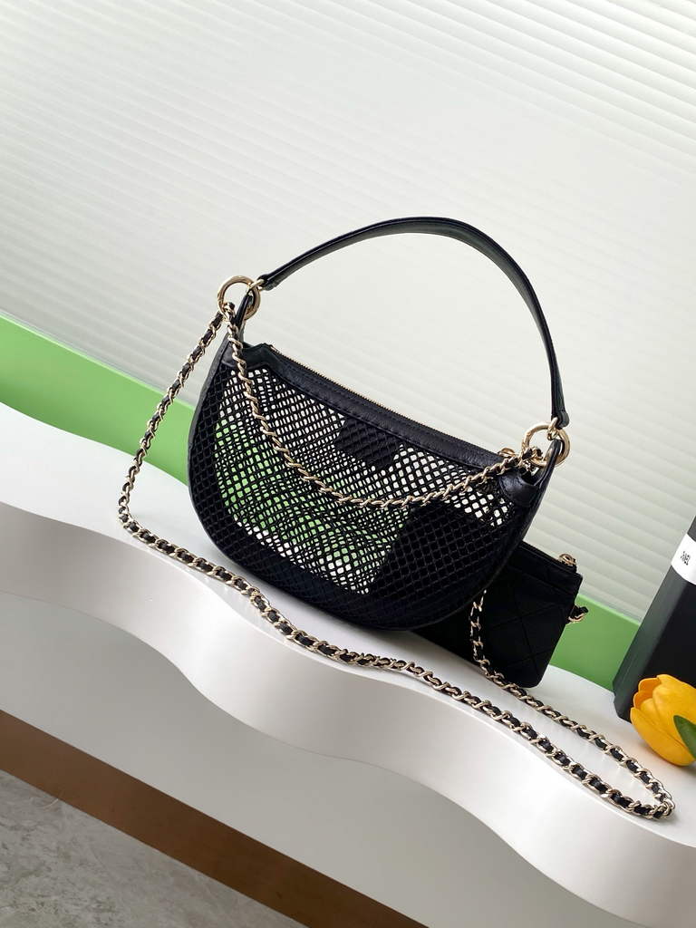 Chanel Pouch, Mesh, shiny lambskin & gold-tone metal, AP4673 black