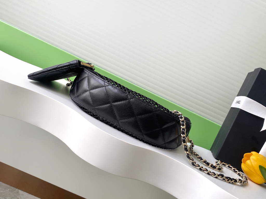 Chanel Pouch, Mesh, shiny lambskin & gold-tone metal, AP4673 black