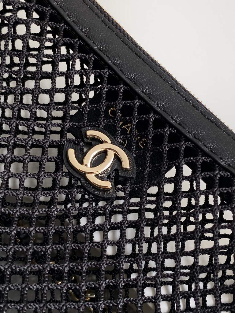Chanel Pouch, Mesh, shiny lambskin & gold-tone metal, AP4673 black