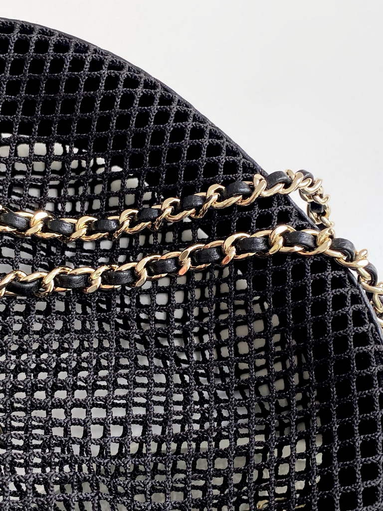 Chanel Pouch, Mesh, shiny lambskin & gold-tone metal, AP4673 black