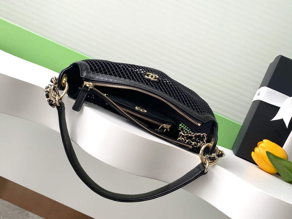 Chanel Pouch, Mesh, shiny lambskin & gold-tone metal, AP4673 black