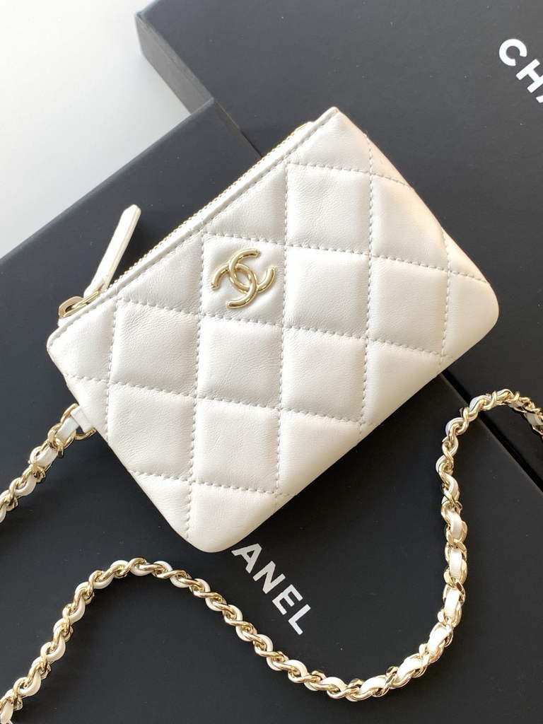 Chanel Pouch, Mesh, shiny lambskin & gold-tone metal, AP4673 white