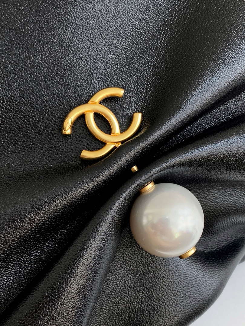 CHANEL Black Metallic Quilted Chain Clutch - AP4613