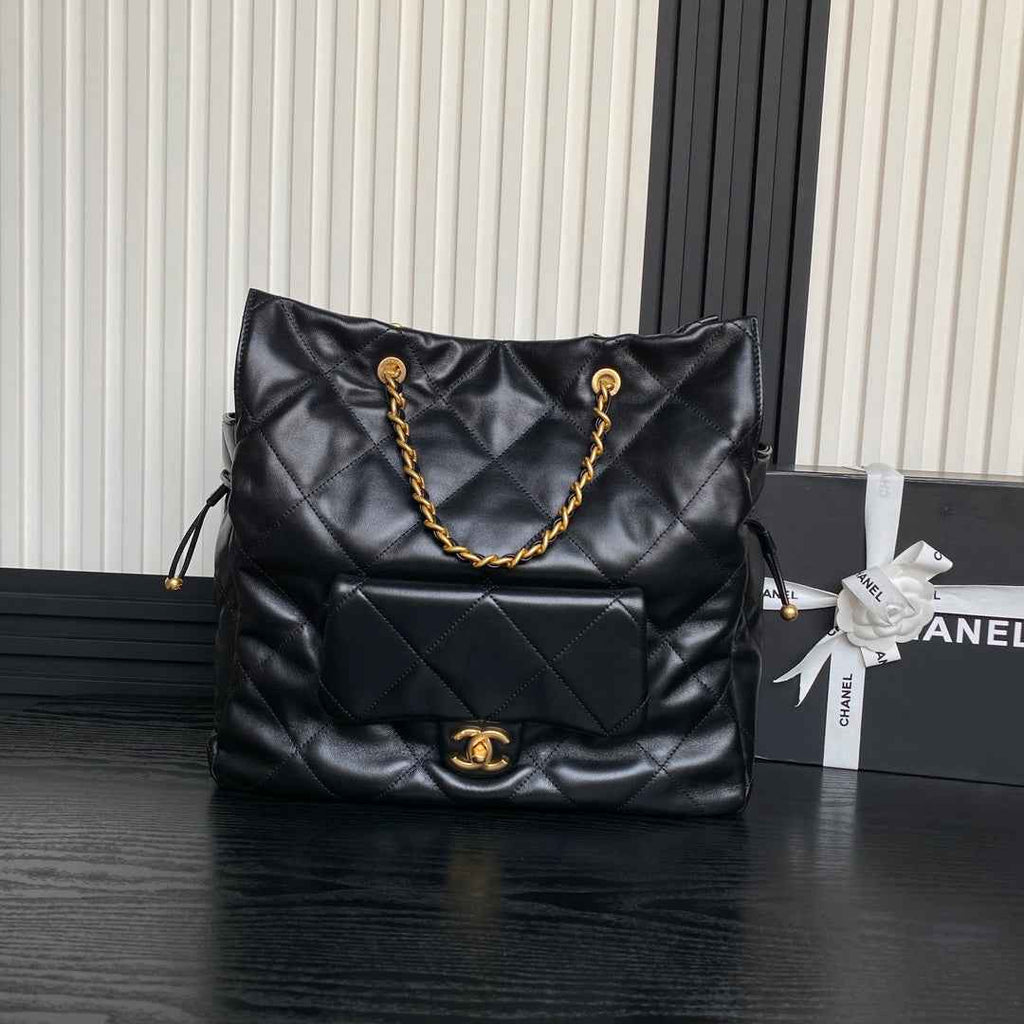 Chanel Shopping bag, Shiny lambskin AS5315 black
