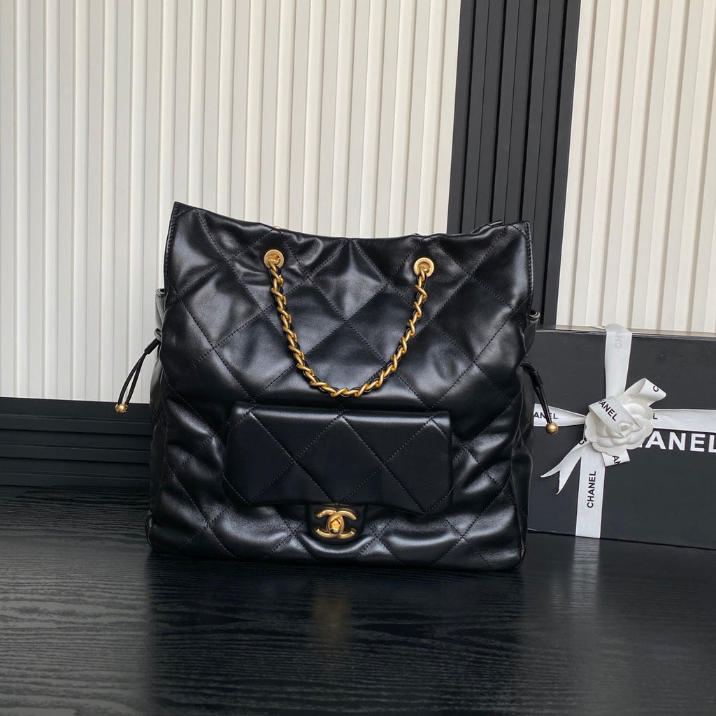 Chanel Shopping bag, Shiny lambskin AS5315 black