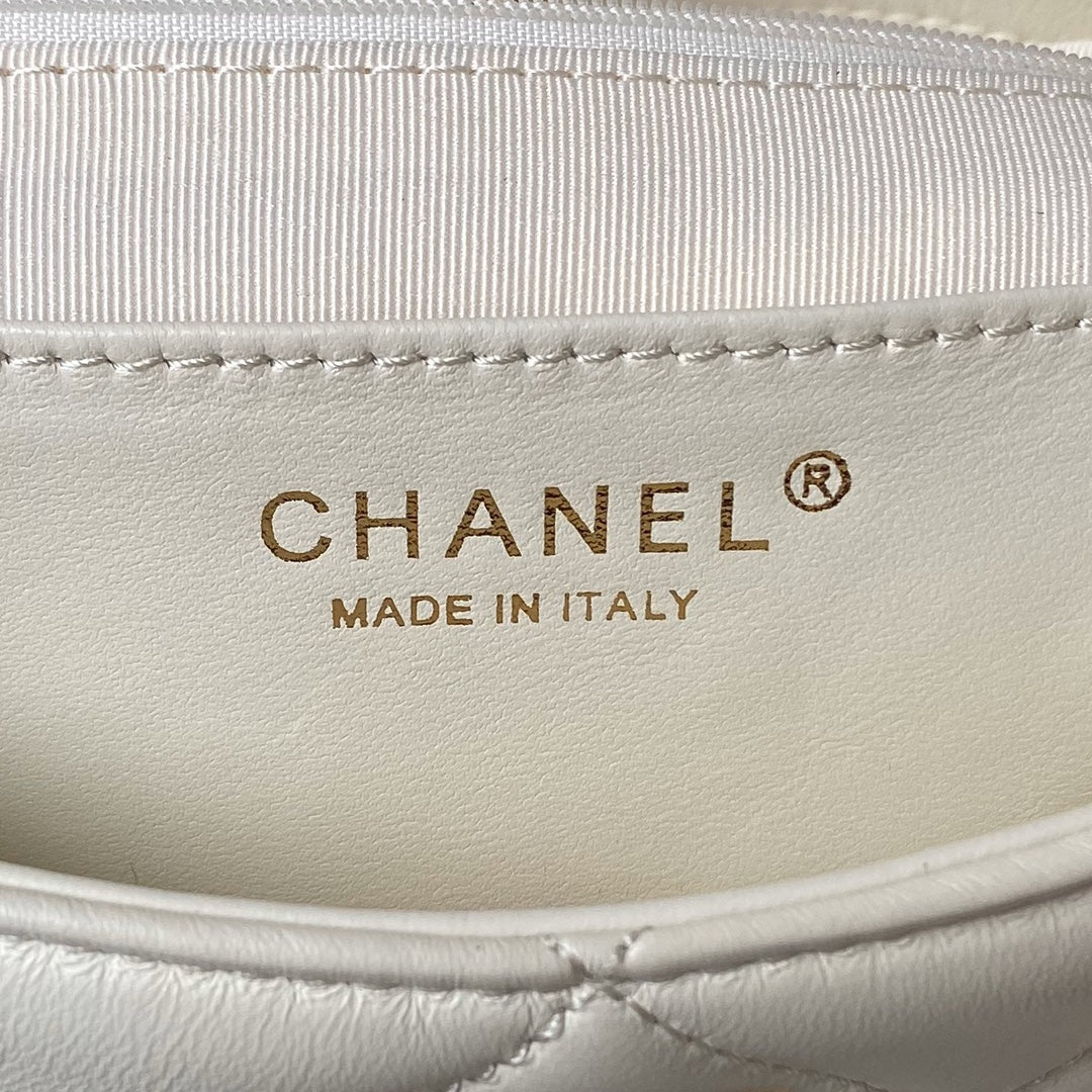 Chanel Shoulder Bag AS4754 White Lambskin