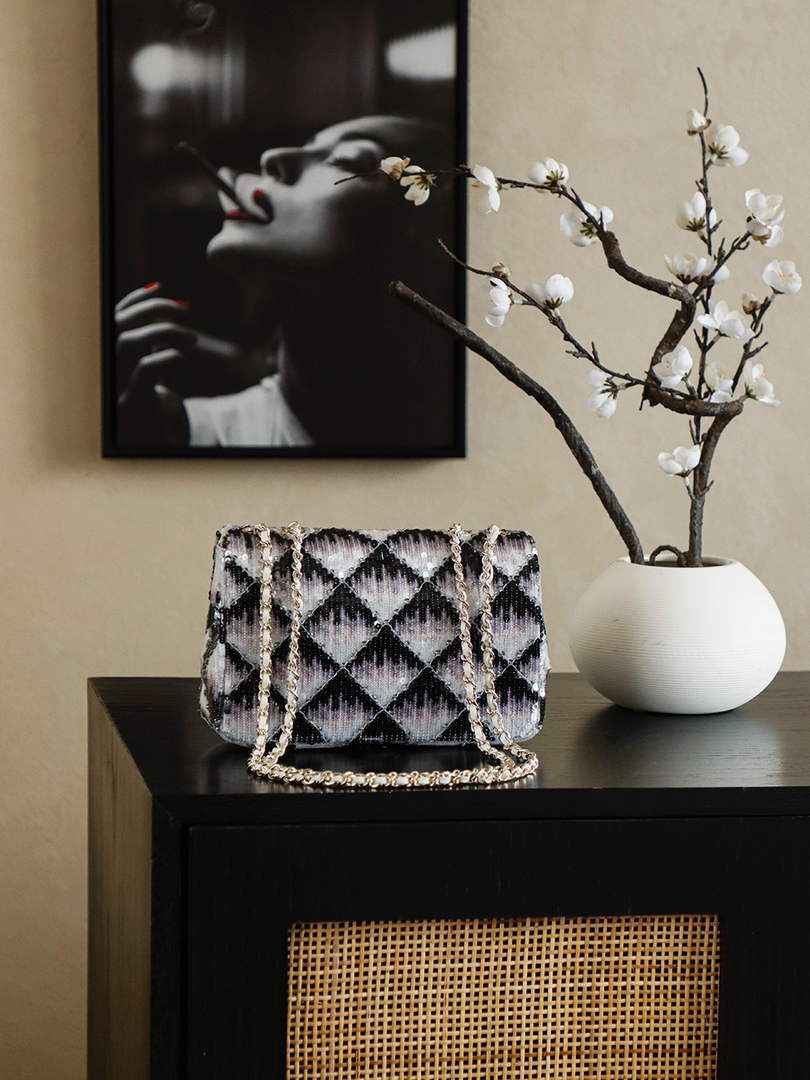Chanel Shoulder Flap bag, AS4561 Sequins, Black & White