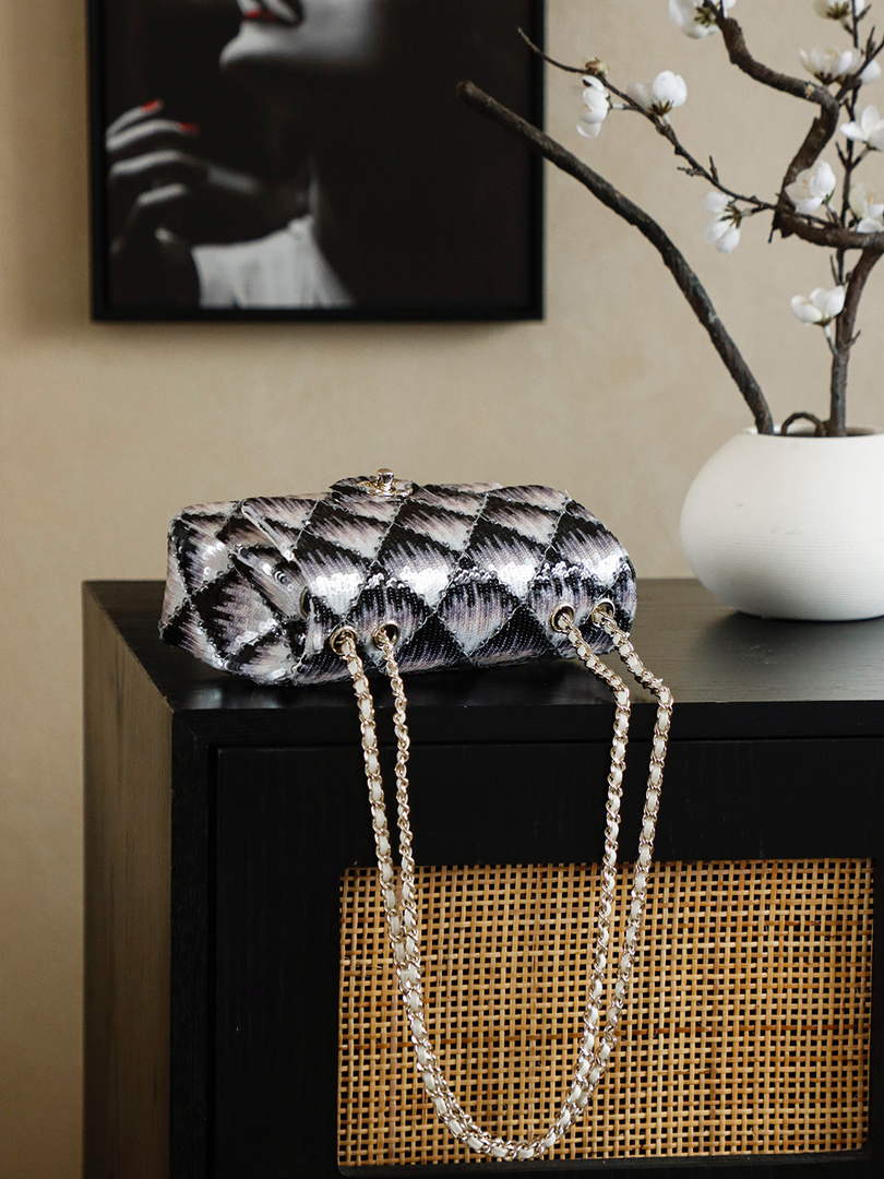 Chanel Shoulder Flap bag, AS4561 Sequins, Black & White