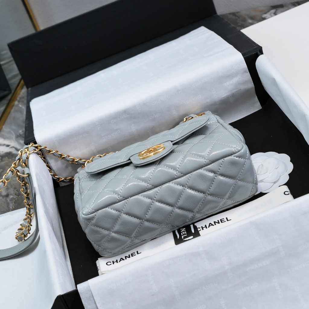 Chanel small hobo bag, AS4323 shiny crumpled calfskin gray