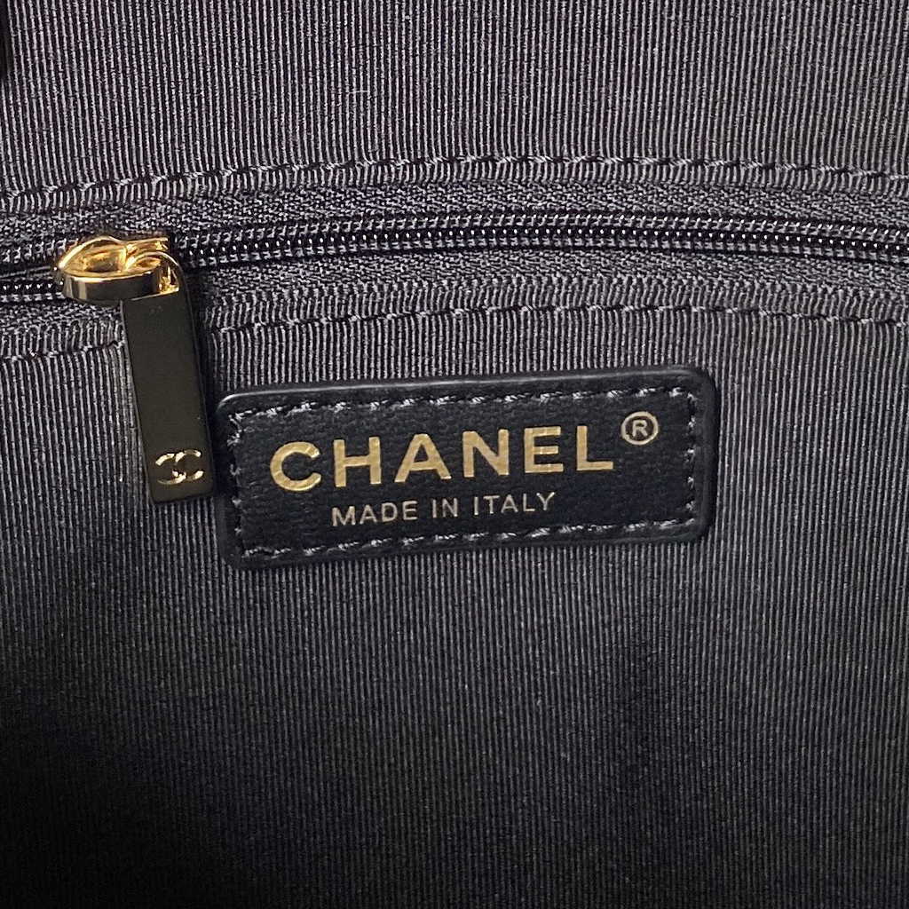 Chanel Small shopping bag black Patent calfskin AS3969