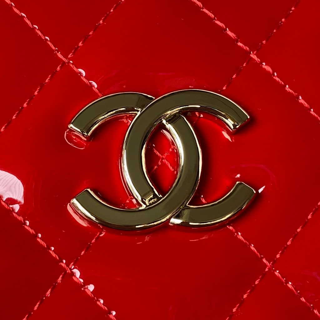 Chanel Small shopping bag Red Patent calfskin AS3969