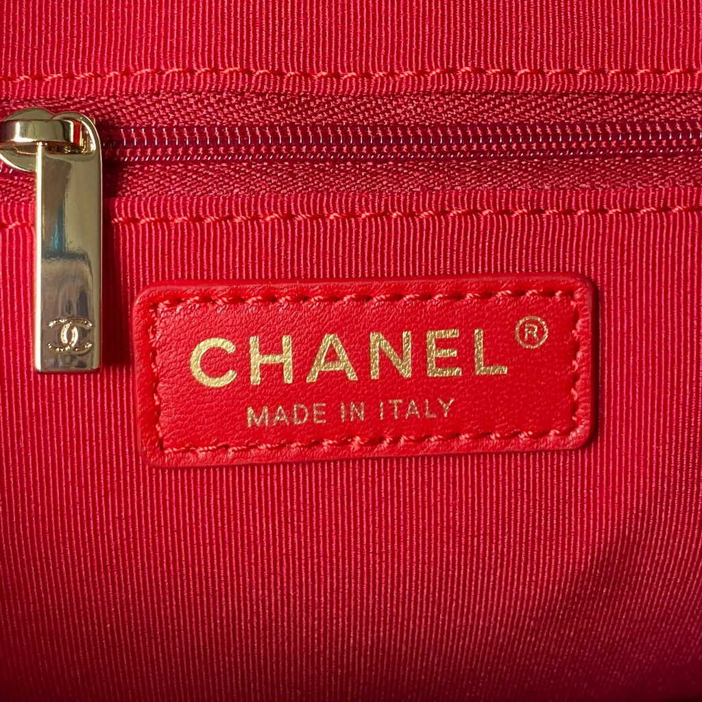 Chanel Small shopping bag Red Patent calfskin AS3969