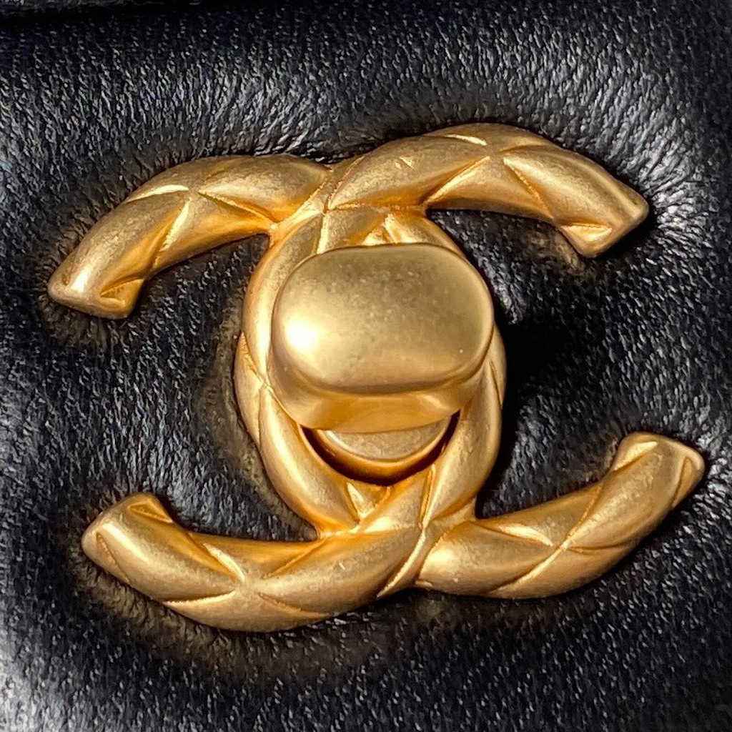 Chanel Small Vanity Case Black Lambskin Gold-tone Metal AS3973