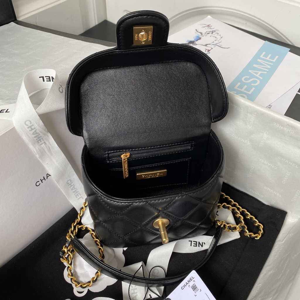 Chanel Small Vanity Case Black Lambskin Gold-tone Metal AS3973