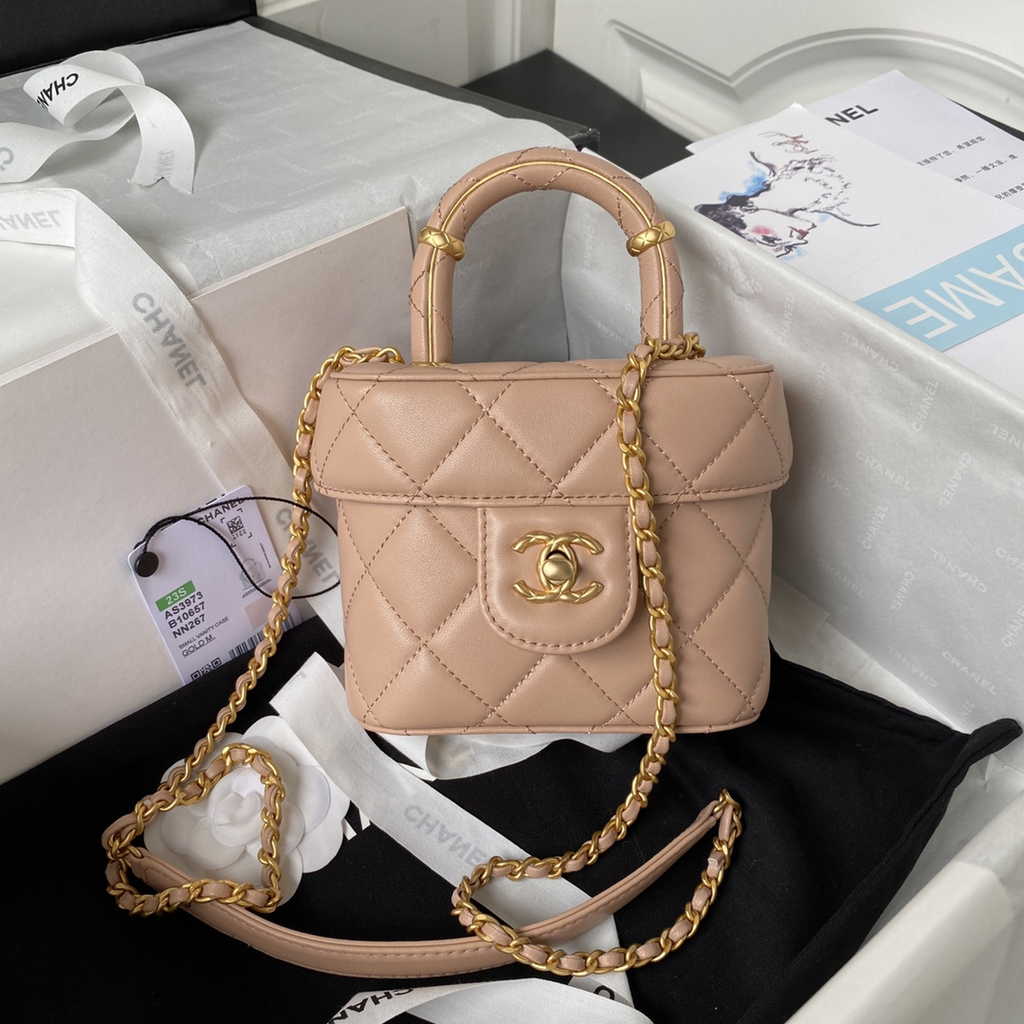 Chanel Small Vanity Case Light Pink Lambskin Gold-tone Metal AS3973