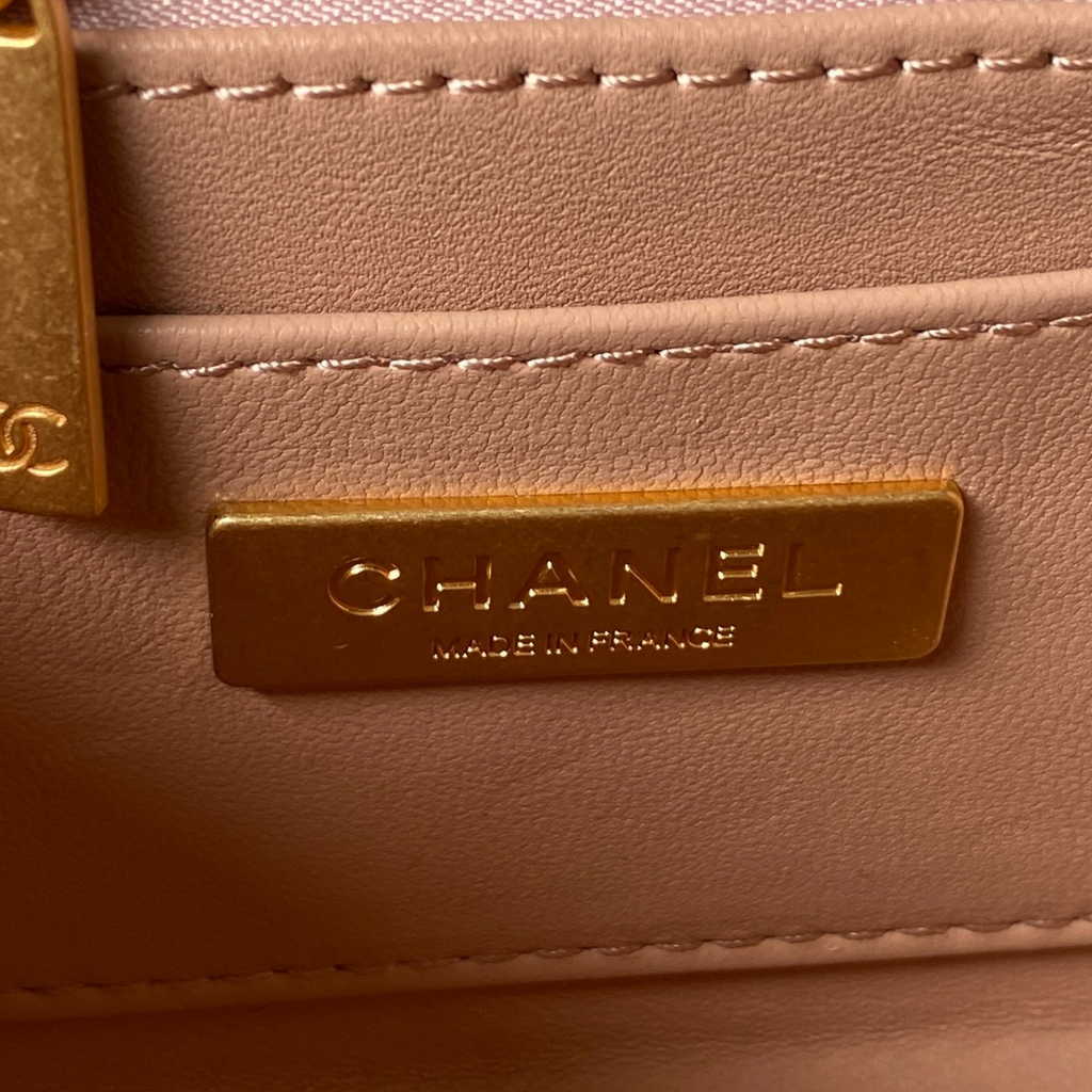 Chanel Small Vanity Case Light Pink Lambskin Gold-tone Metal AS3973