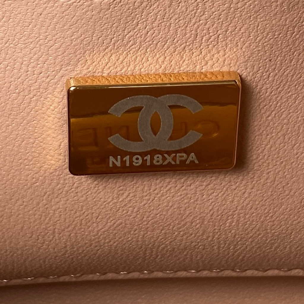 Chanel Small Vanity Case Light Pink Lambskin Gold-tone Metal AS3973