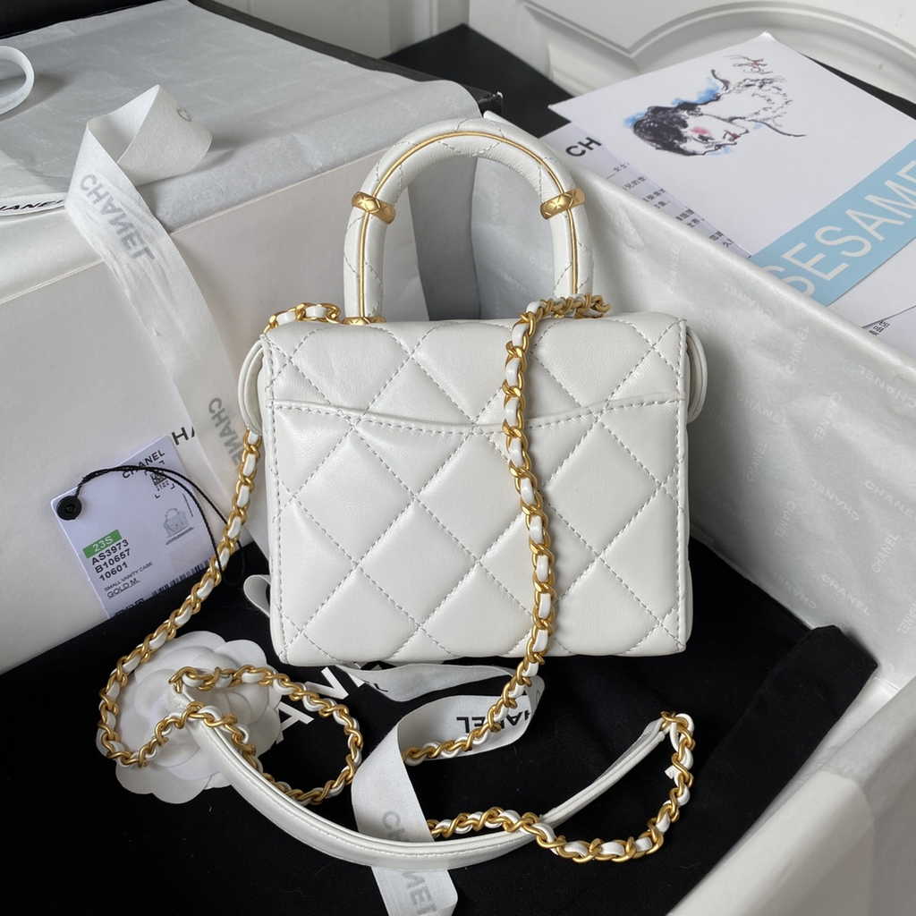 Chanel Small Vanity Case White Lambskin Gold-tone Metal AS3973