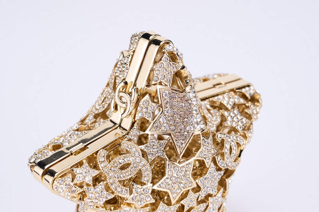 Chanel Star Minaudiere in Strass AS5658 gold