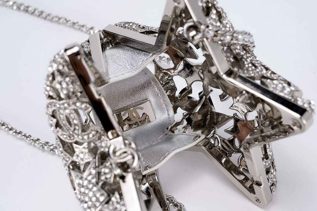 Chanel Star Minaudiere in Strass AS5658 silver