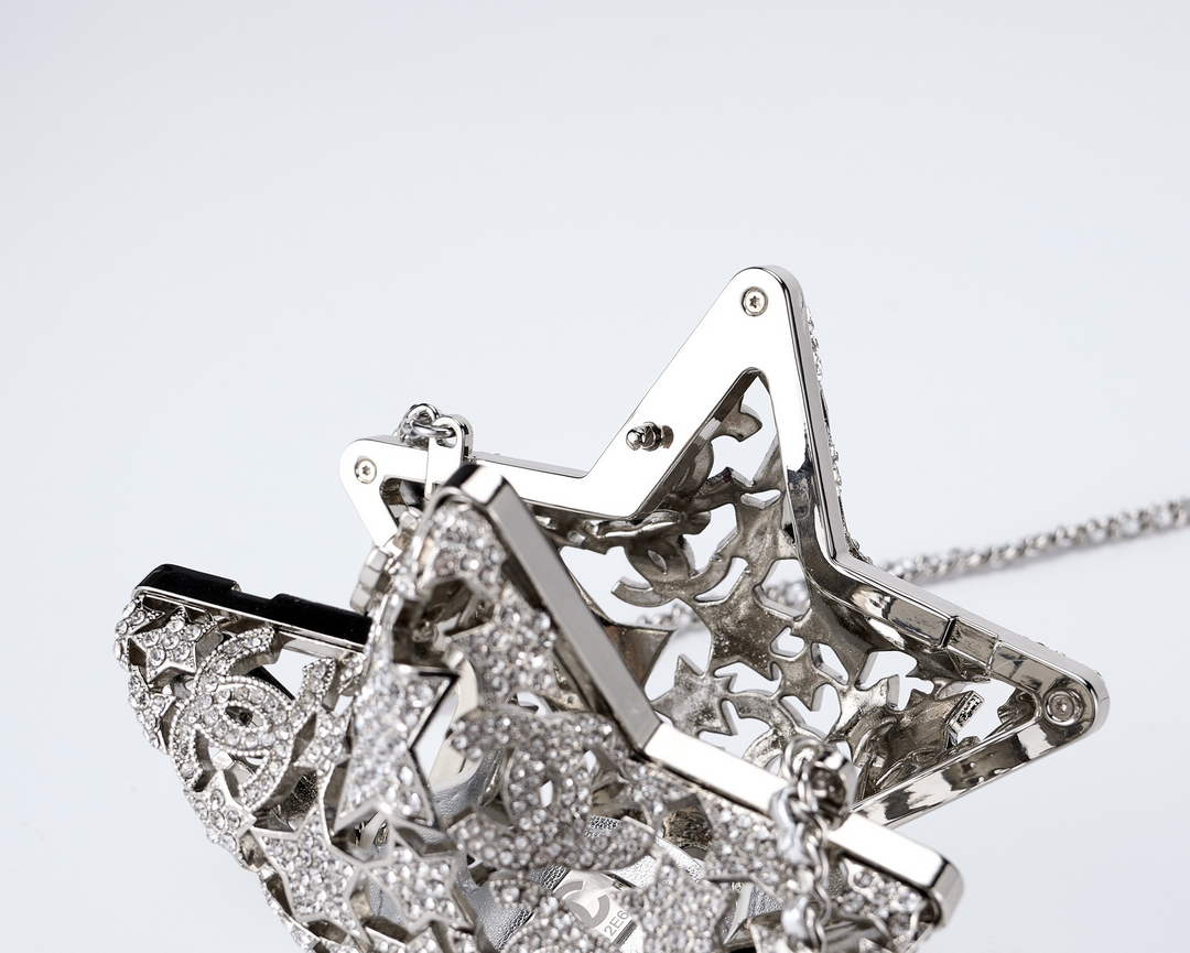 Chanel Star Minaudiere in Strass AS5658 silver