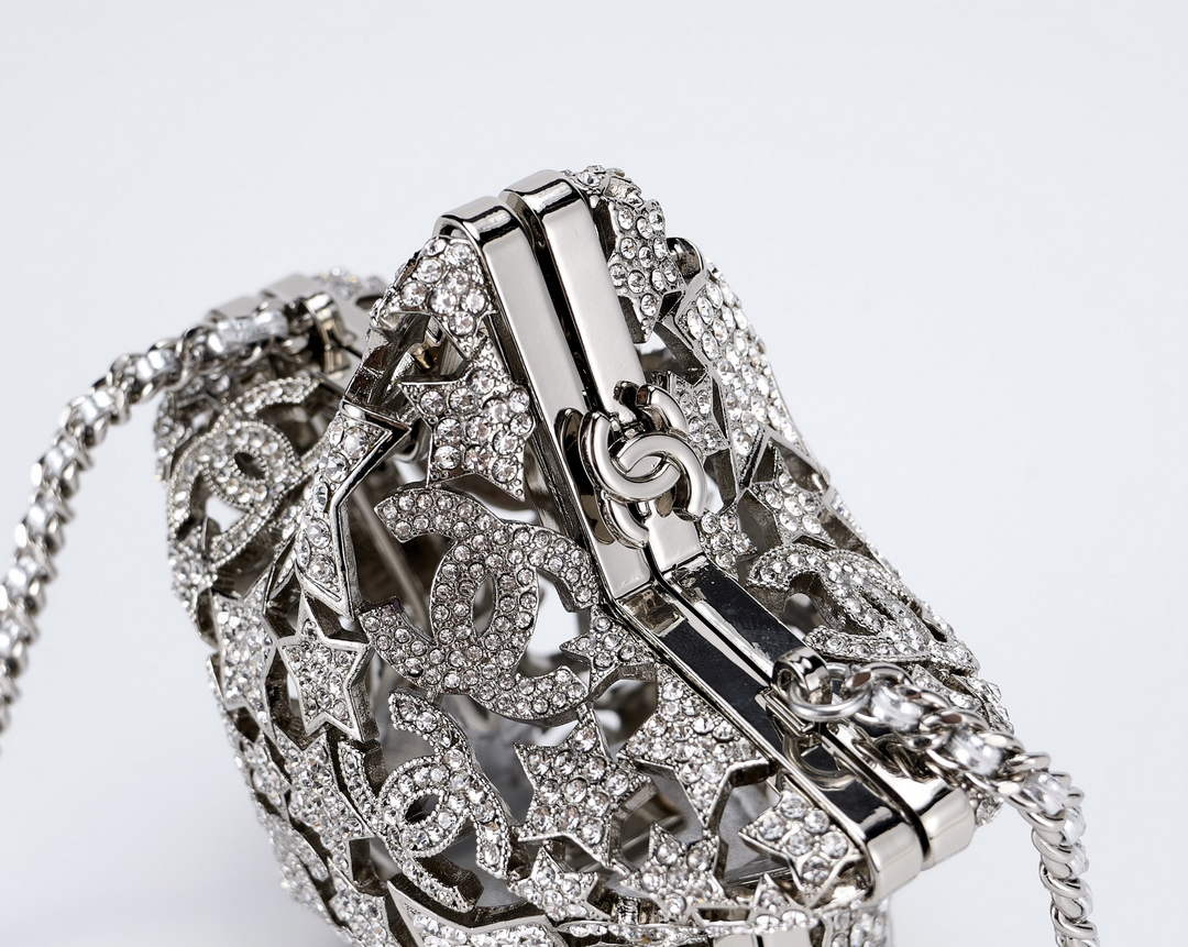 Chanel Star Minaudiere in Strass AS5658 silver