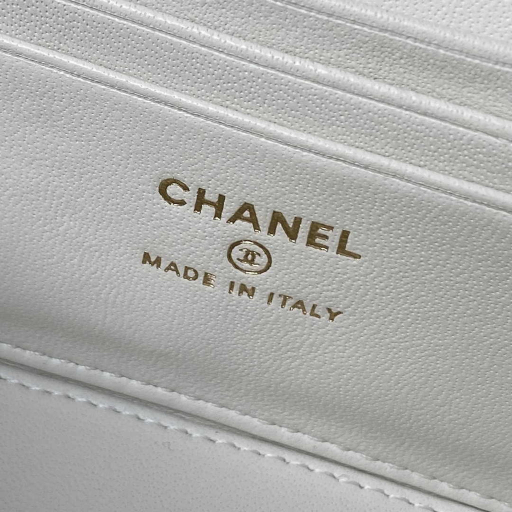 Chanel Vanity Case Top Handle Chain Bag AP2199 Lambskin White