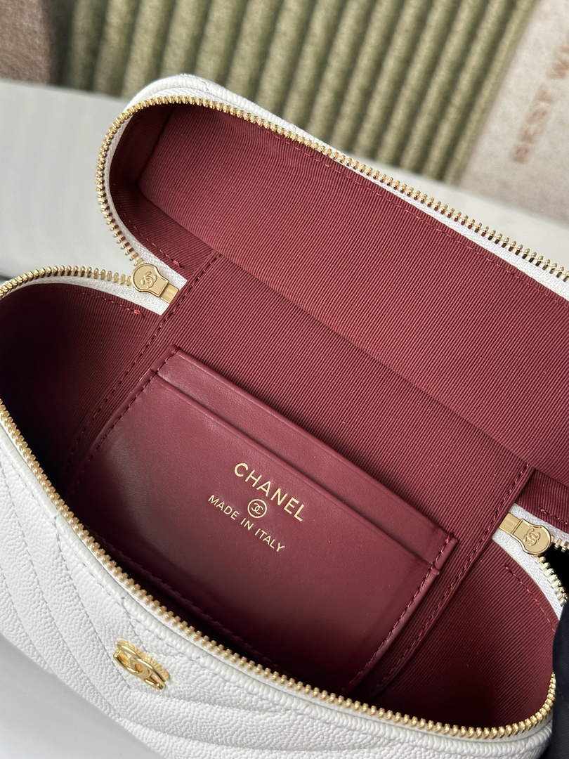 Chanel Vanity with Chain, AP5212 Shiny Calfskin White