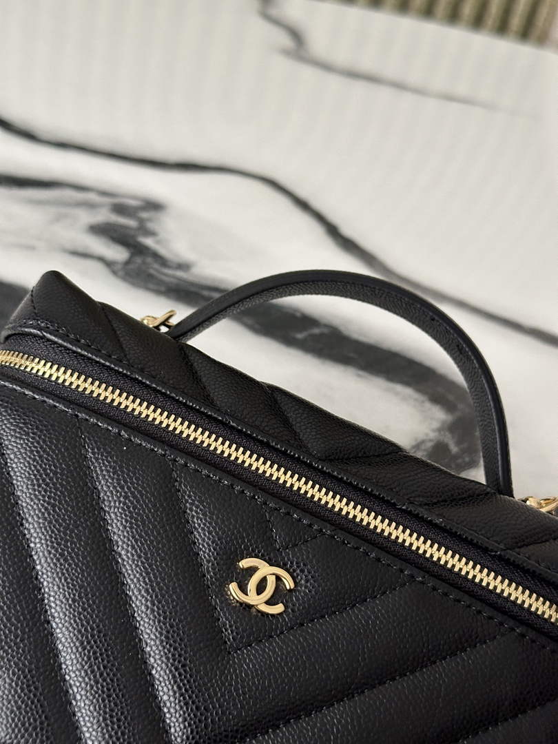 Chanel Vanity with Chain, AP5212 Shiny Calfskin Black