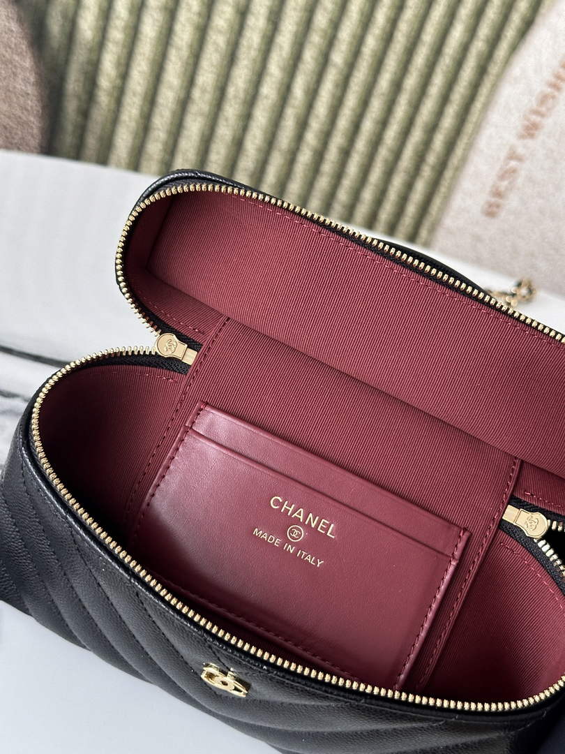Chanel Vanity with Chain, AP5212 Shiny Calfskin Black