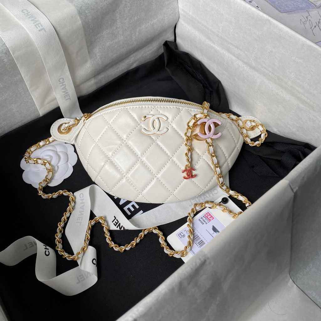 Chanel Waist bag, AP4113 White Shiny lambskin