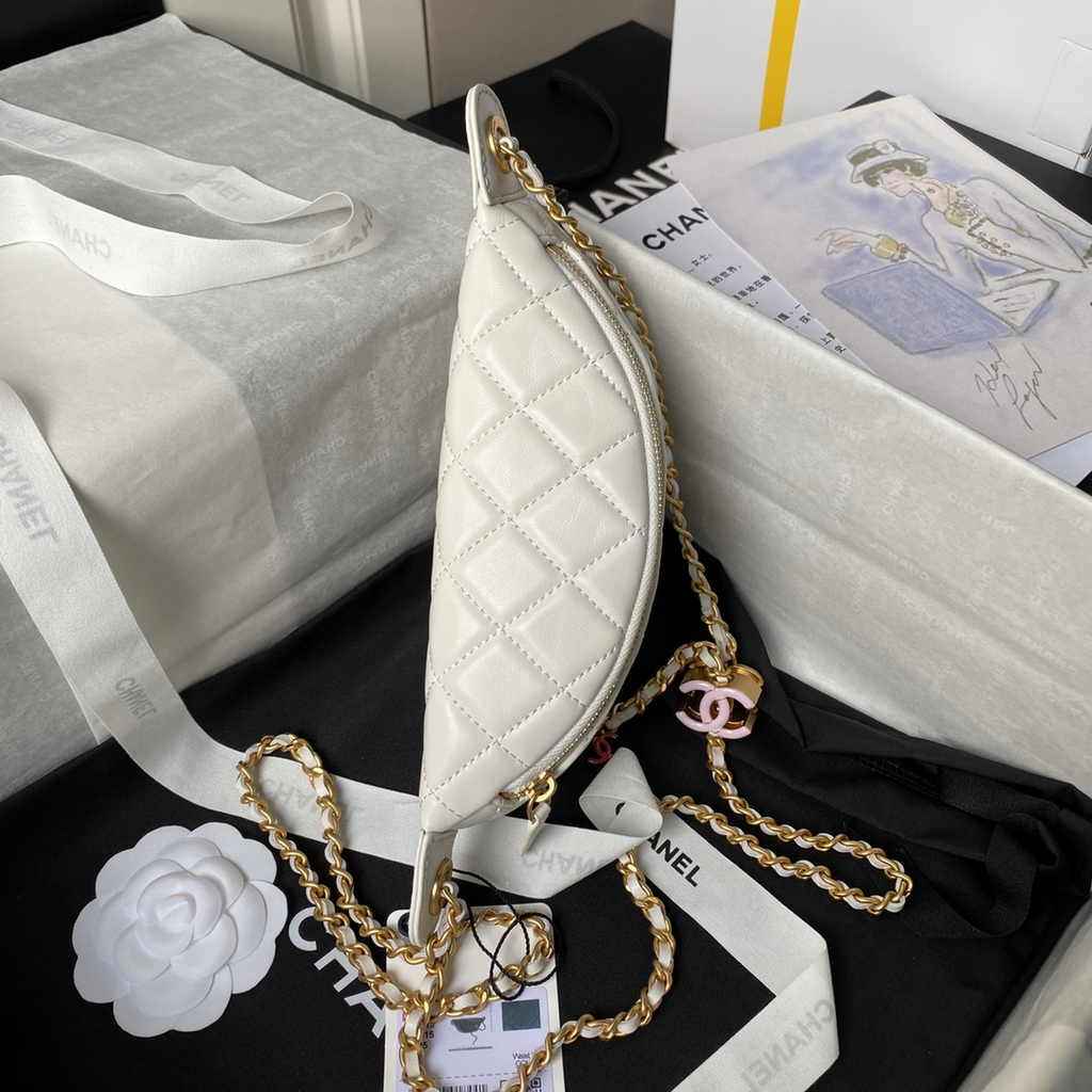 Chanel Waist bag, AP4113 White Shiny lambskin