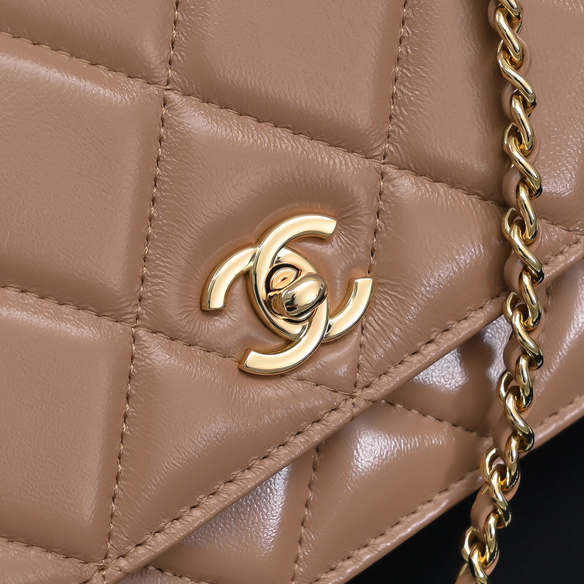 Chanel Wallet on chain, AP4166 Lambskin Apricot
