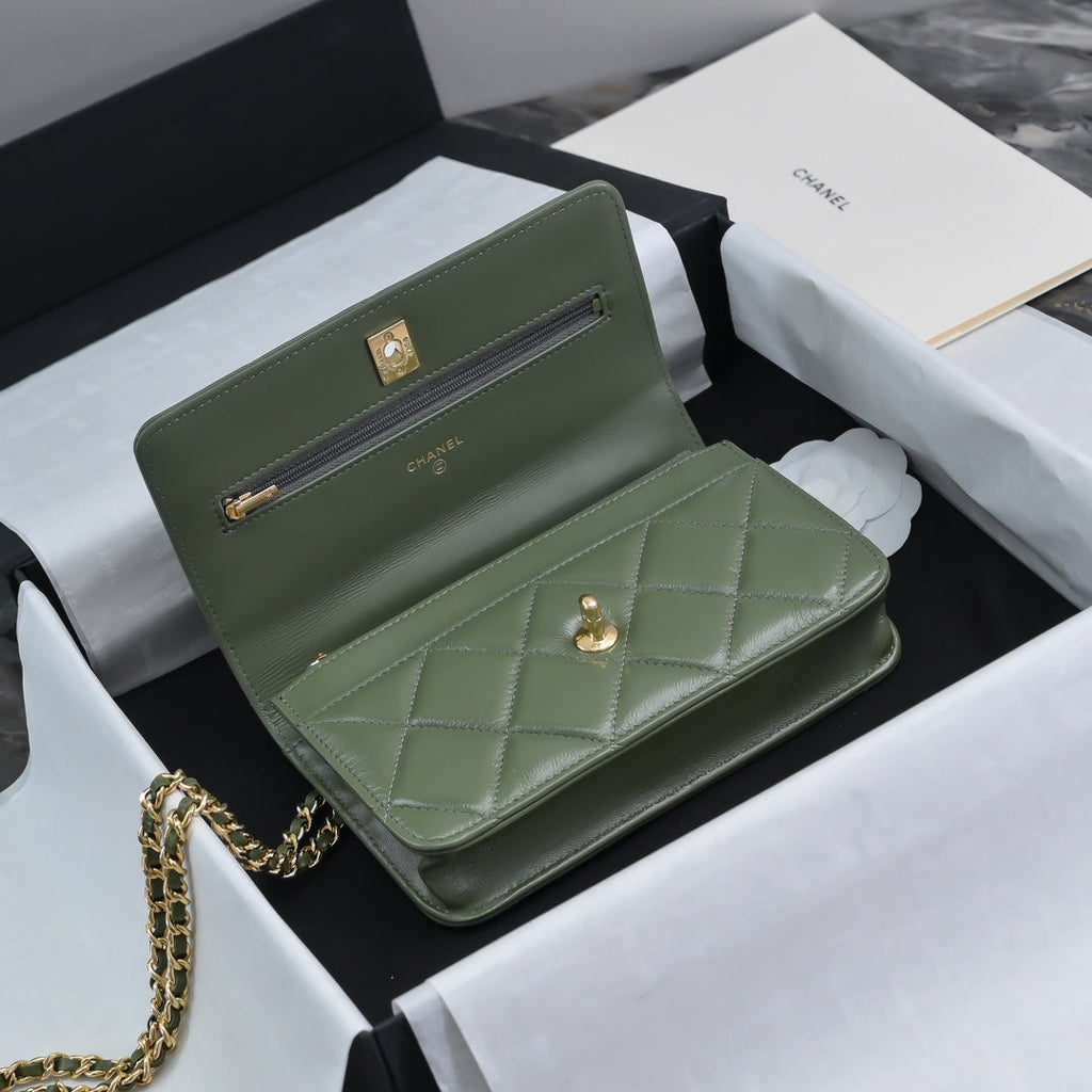 Chanel Wallet on chain, AP4166 Lambskin Green
