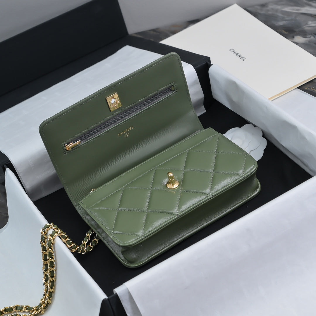 Chanel Wallet on chain, AP4166 Lambskin Green