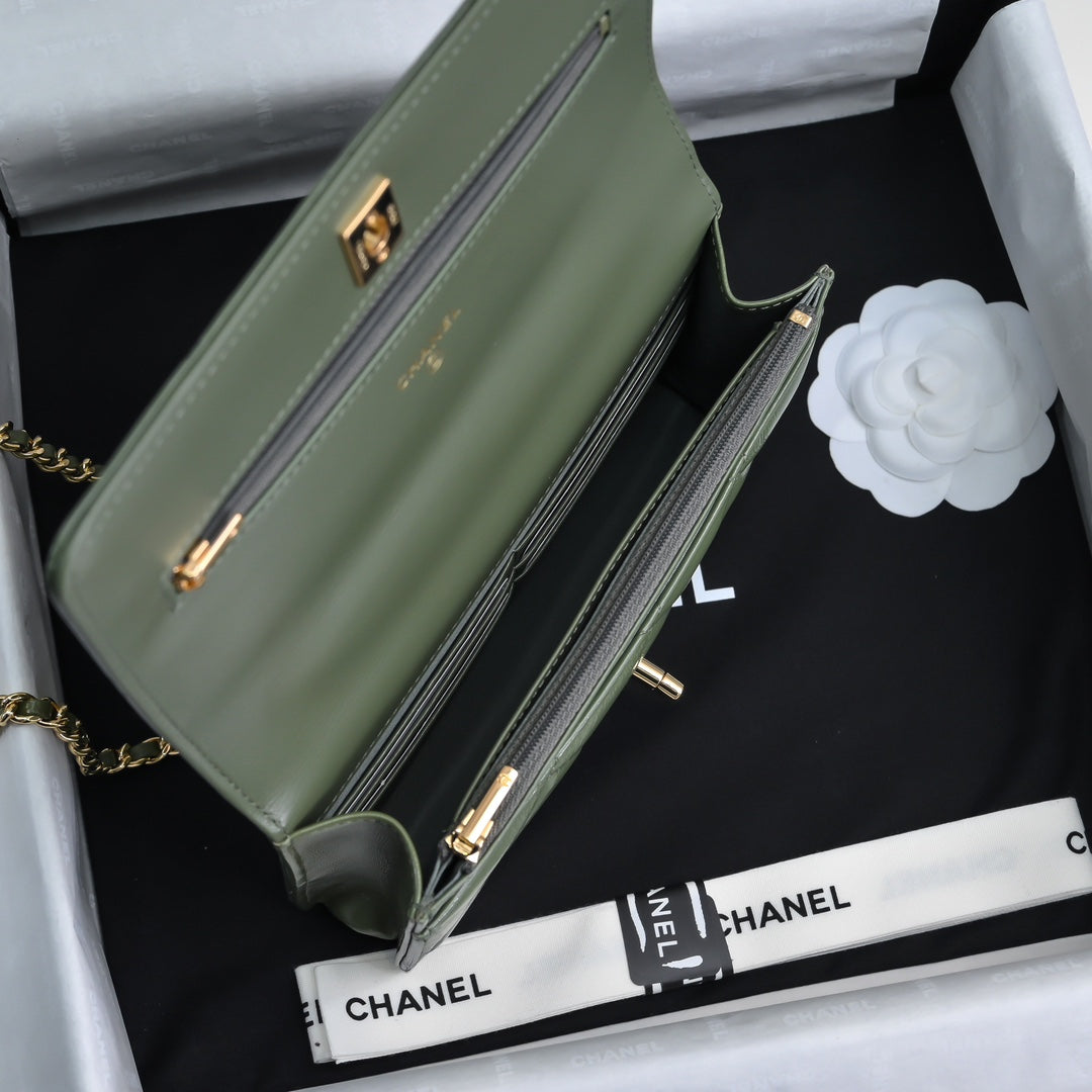 Chanel Wallet on chain, AP4166 Lambskin Green