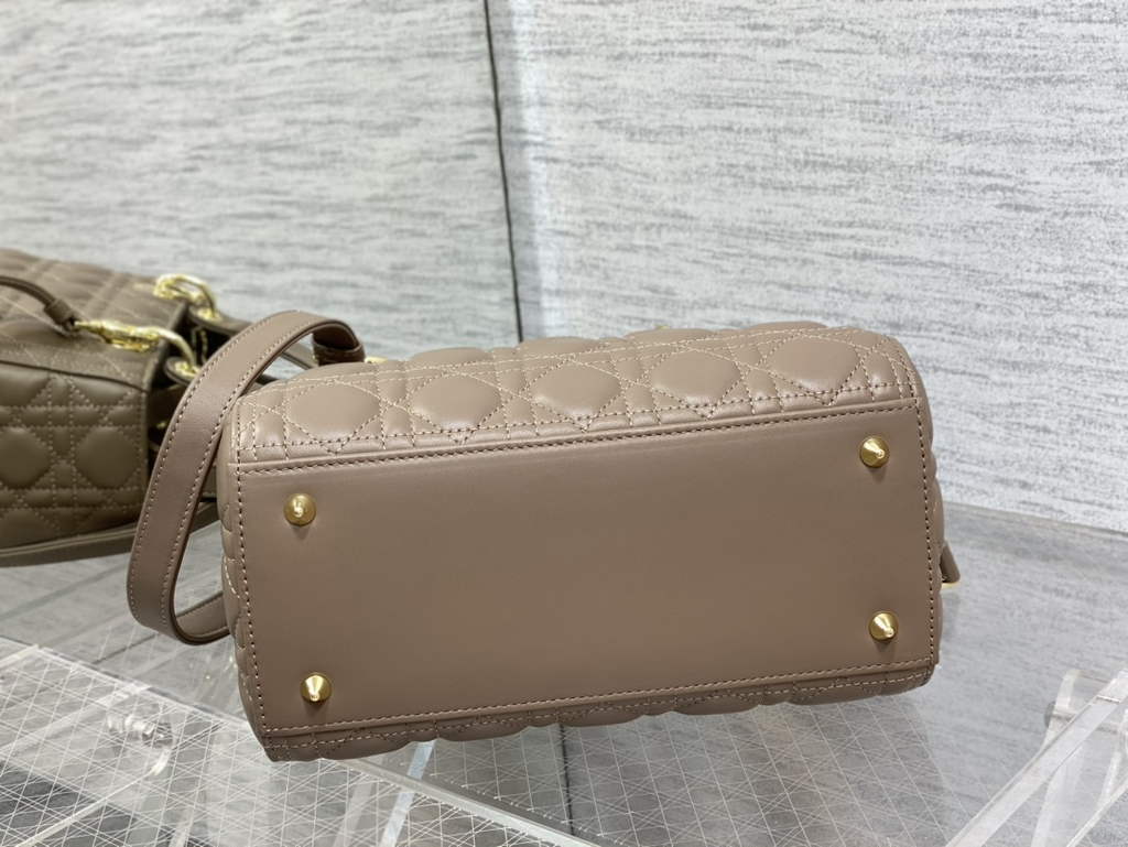Dior M0565 Medium Lady Bag Warm Taupe Cannage Lambskin - Default Title - View 7