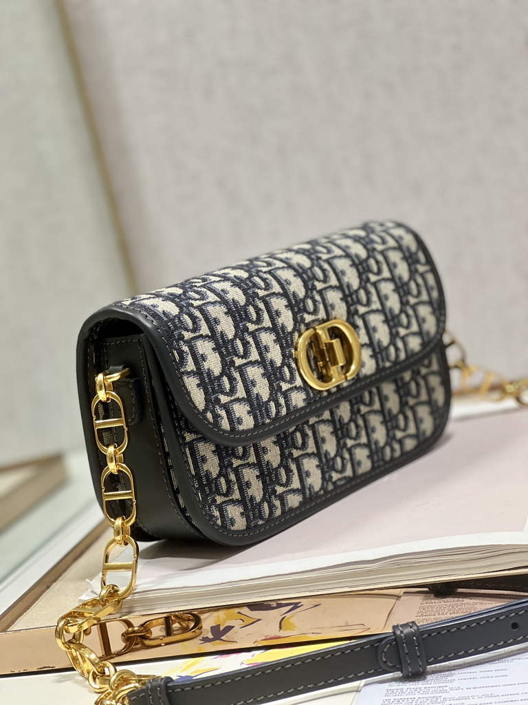 Dior 30 Montaigne Avenue Bag M9260 Blue Oblique Jacquard