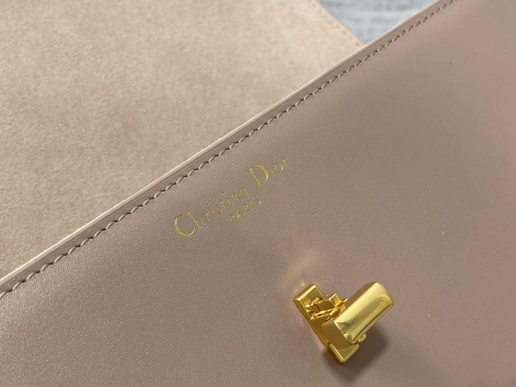 Dior 30 Montaigne Avenue Bag M9260 Light Pink Box Calfskin