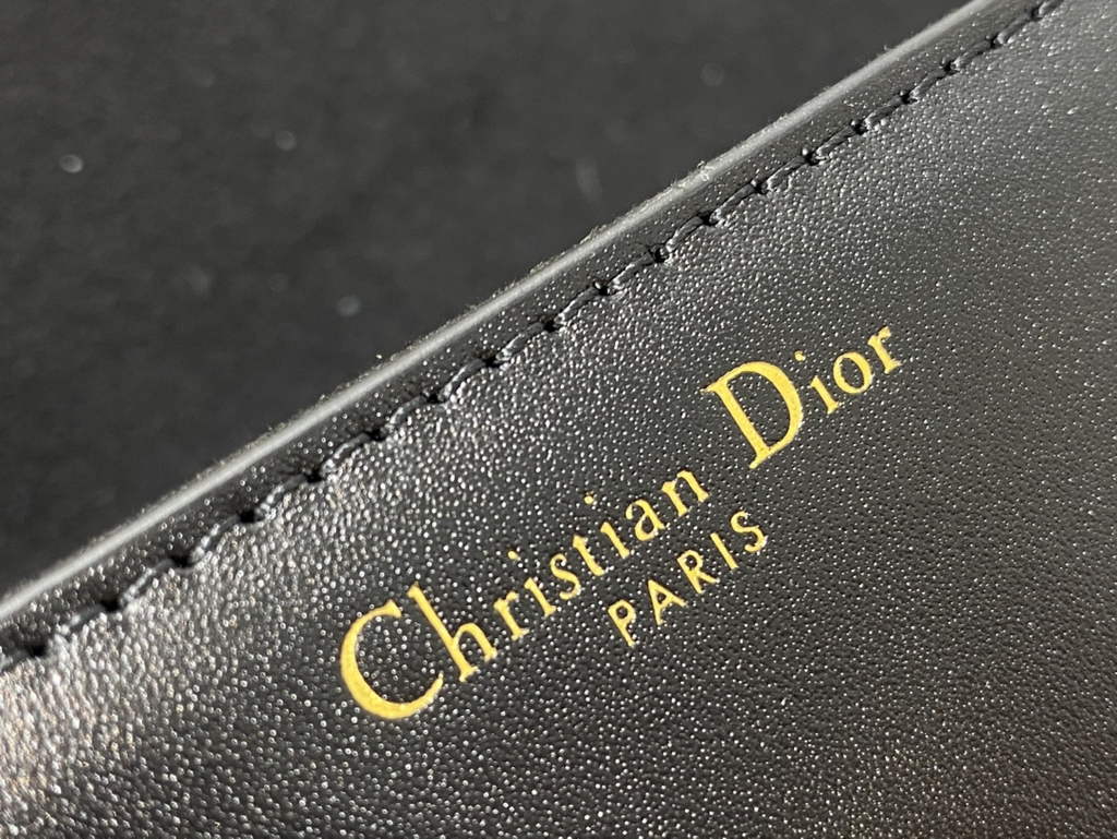 Dior 30 Montaigne Avenue Bag M9260 Black Box Calfskin