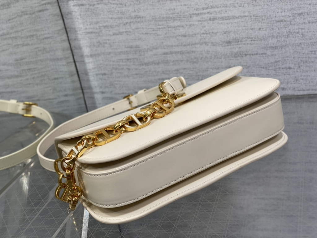 Dior 30 Montaigne Avenue Bag M9260 Dusty Ivory Box Calfskin