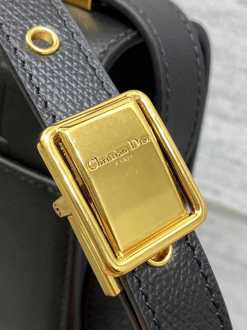 Dior 30 Montaigne Bag M9203 Black Leather