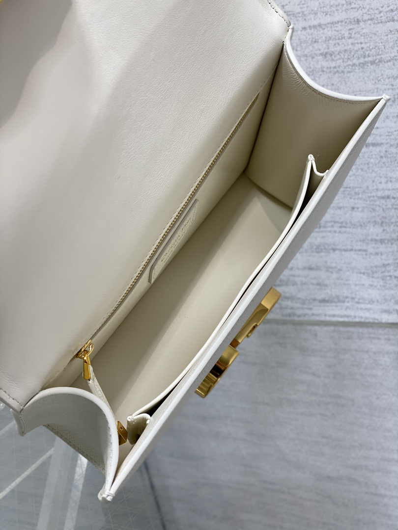Dior 30 Montaigne Bag M9203 White Leather