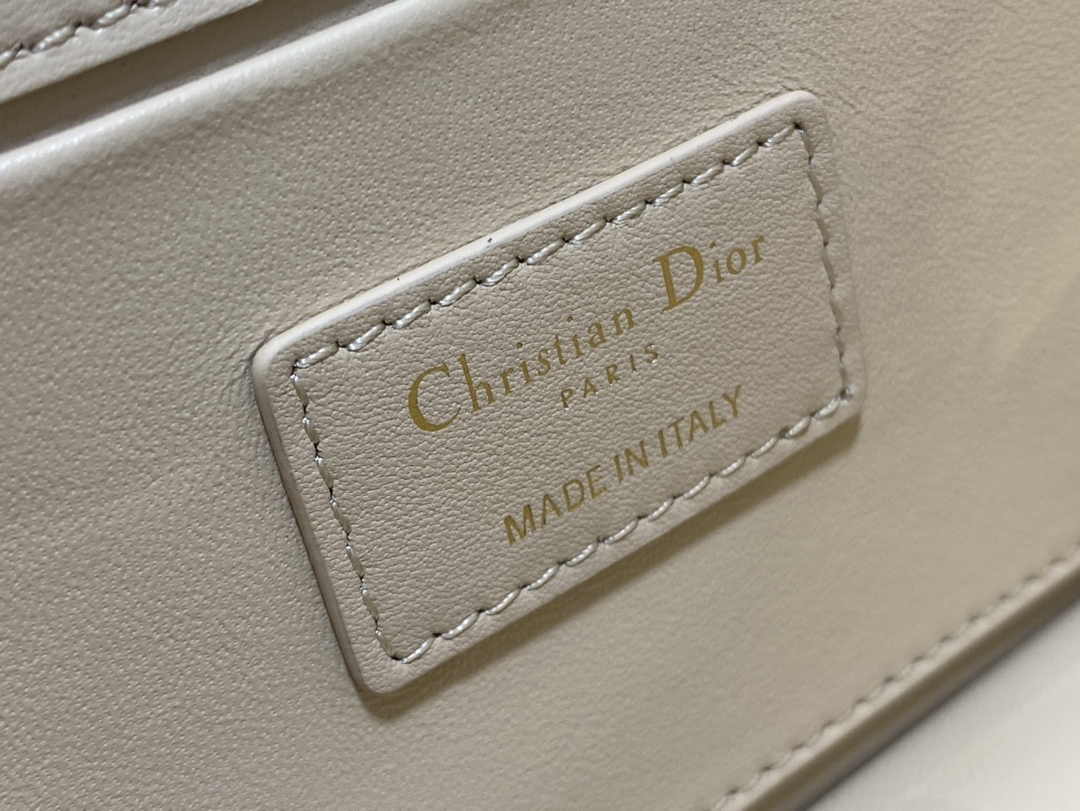 Dior 30 Montaigne East-West Bag with Chain M9334 Beige Calfskin