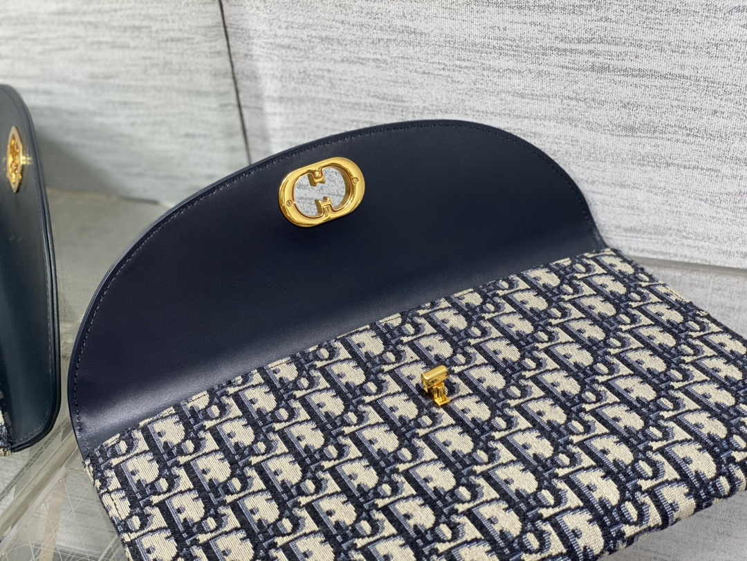 Dior 30 Montaigne Avenue Pouch with Flap Blue Oblique Jacquard S2191