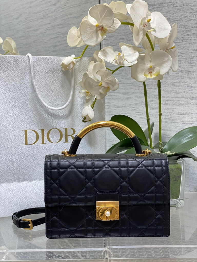 Medium Dior Ange Bag M4402 Black Macrocannage Calfskin - Default Title - View 1